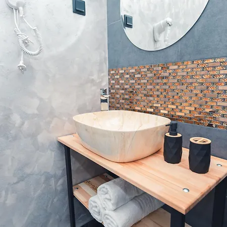 Ataraxya Premium Old Town בית הארחה