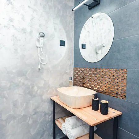 בית הארחה Ataraxya Premium Old Town 3*