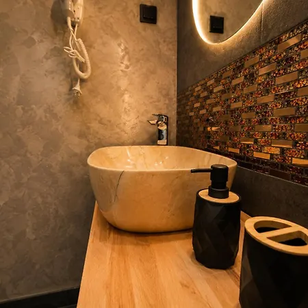 Ataraxya Boutique בראשוב